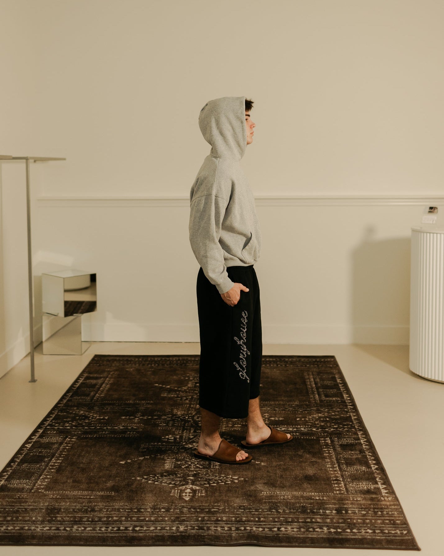 GLORYHOUSE 3/4 BLACK BAGGY SWEATS