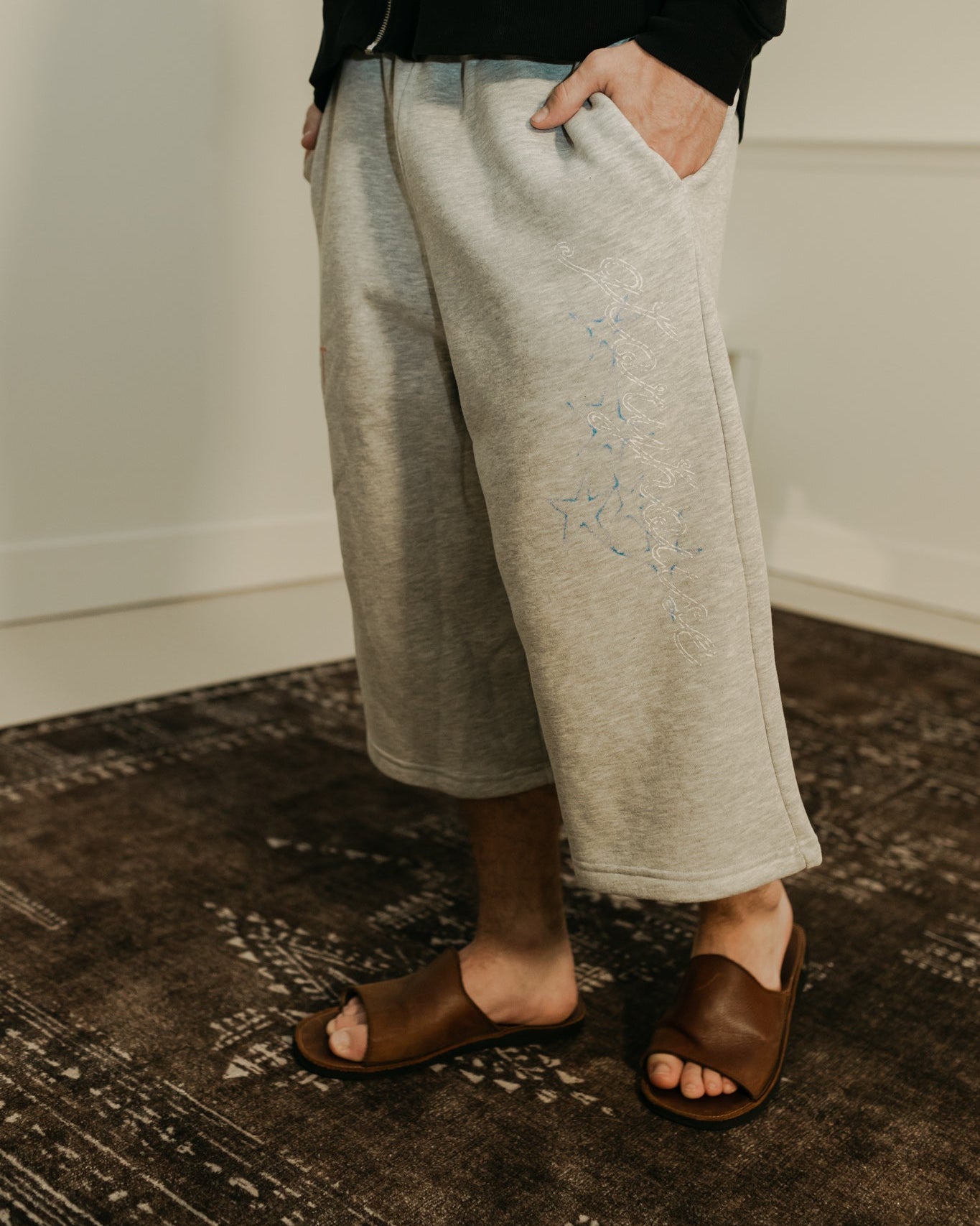 GLORYHOUSE 3/4 HEATHER GREY SWEATS